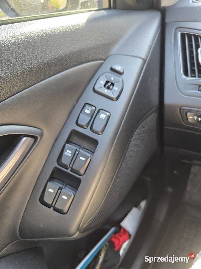 Sprzedam hundai ix35 17 crdi przebieg 149 stan przyciemniane szyby Brwinów sprzedam