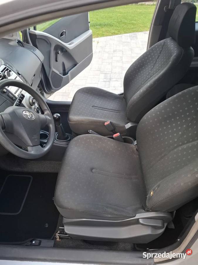 Toyota Yaris 10 benzyna Polski salon Rok produkcji 2007 Borowa Góra