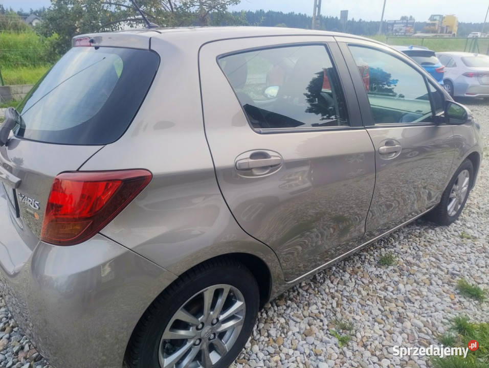 Toyota Yaris 13LiftKameraKrajowaNiski przebieg ASR (kontrola trakcji) Harklowa