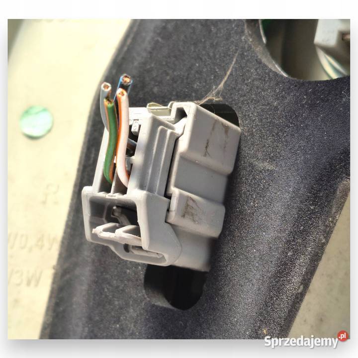 LAMPA PRAWA Volvo V70 III XC70 20072013 tylna osobowe Chełm