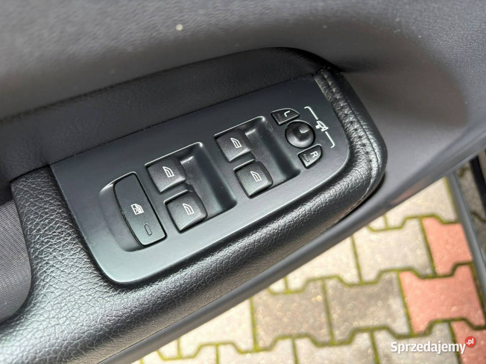 Volvo XC 60 20 T5 250 Skóry Podgrzewane fotele Lipówki