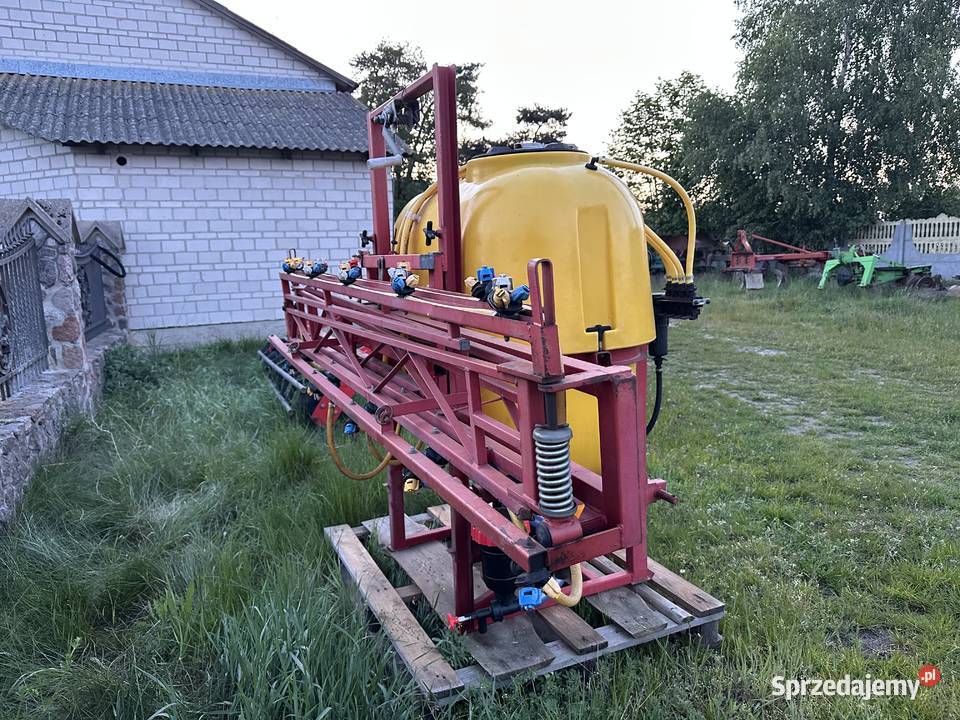 Opryskiwacz rolniczy w świetnym stanie gotowy do Zbójna