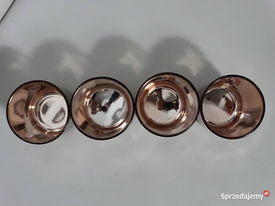 Komplet 4 świeczników Rose Gold z wyciętą
