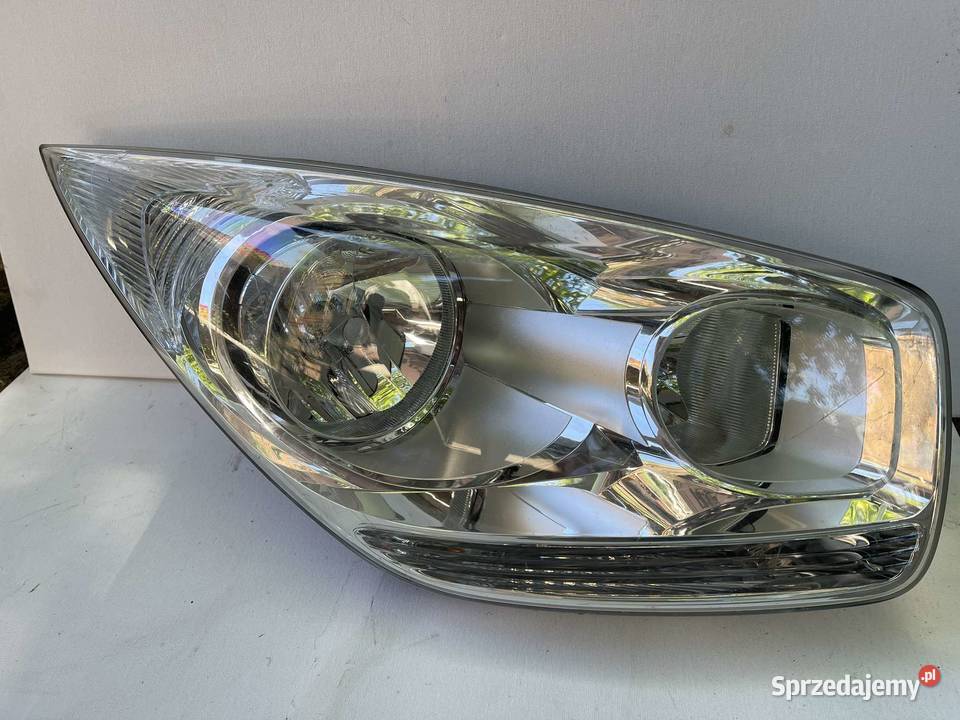 KIA VENGA PRAWA LAMPA PRZÓD Lampy przednie Ostroróg