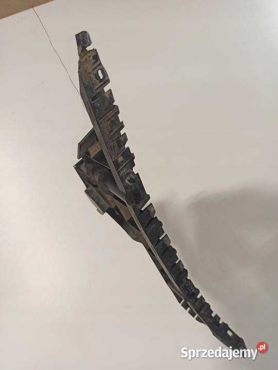 PRAWY ŚLIZG ZDERZAKA VOLVO V70 31265328 TYŁ sprzedam