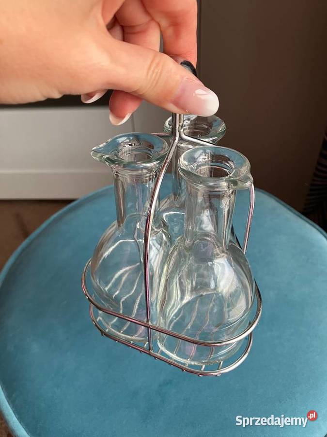 Pojemnik trzy szklane butelki na oliwę ocet Pozostałe Nisko sprzedam