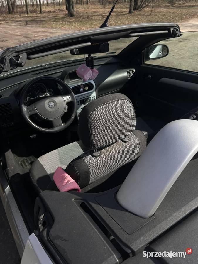 Opel Tigra Twintop Rok produkcji 2005 Samochody osobowe Zgierz