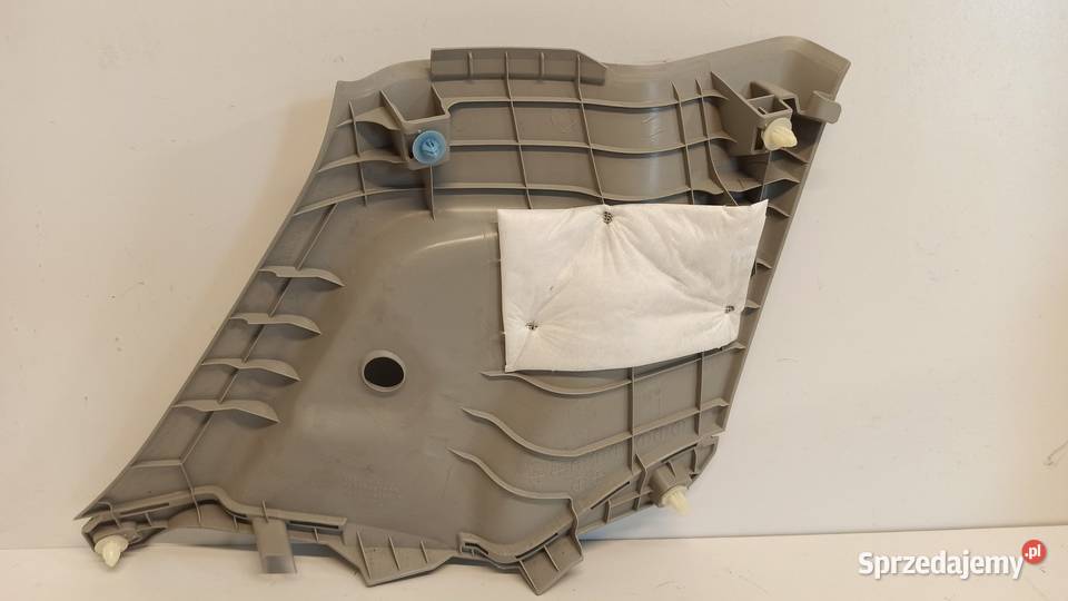 SWIFT MK8 OSŁONA SŁUPKA PRAWY TYŁ 7625052R00