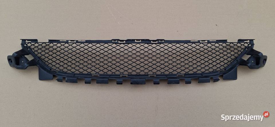 MERCEDES CKLASA W205 AMG KRATKA ZDERZAKA osobowe Bieleń