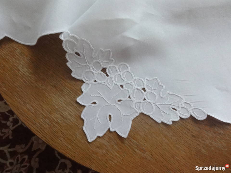 Obrus z pawiem i winogronami rękodzieło ręcznie lubelskie Lublin