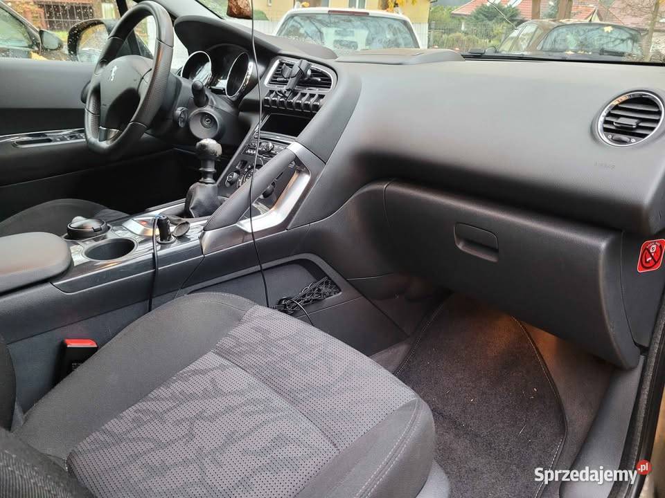 sprzedam samochód osobowy Peugeot 3008