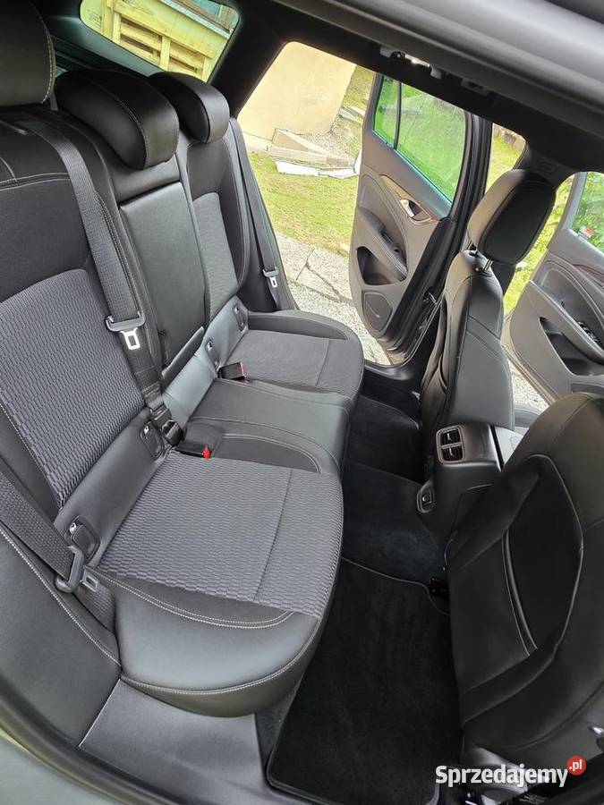 Opel Insignia 15T 165 Sports Tourer automat garażowany