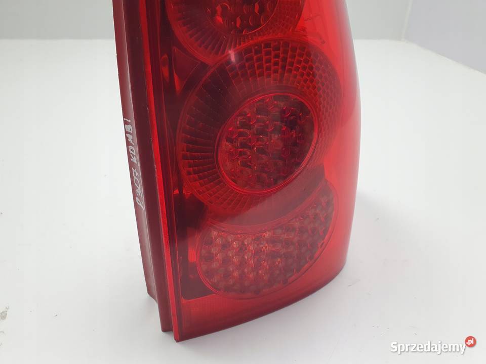 LAMPA PRAWA Peugeot 307 lift kombi 0508r TYLNA Rudka