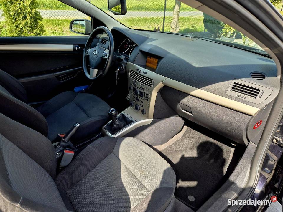 Opel Astra H GTC 16 Benzyna Alu Klima Navi z nawigacja Brudzeń Duży