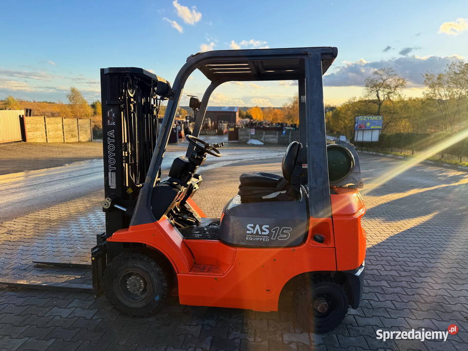 wózek widłowy TOYOTA 7FGF15 LPG 1500 Triplex Działoszyn sprzedam