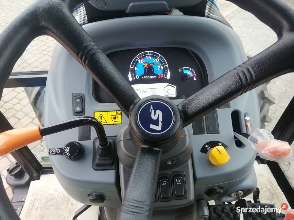 Nowy traktor LS MT350 HST 47 z klimatyzowaną