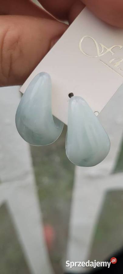 Jasno niebieskie kolczyki łezki