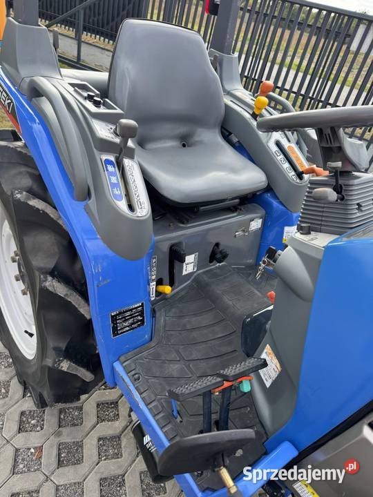 ISEKI Hunter 233 23hp 4x4manualna skrzynia Zare Biskupice sprzedam
