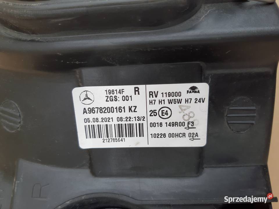 MERCEDES ATEGO REFLEKTOR PRAWY LAMPA A9678200161 Trzciel