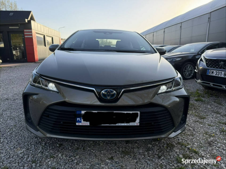 Toyota Corolla 18 HSD Vat 23 Lekko uszkodzony mazowieckie Otwock Mały