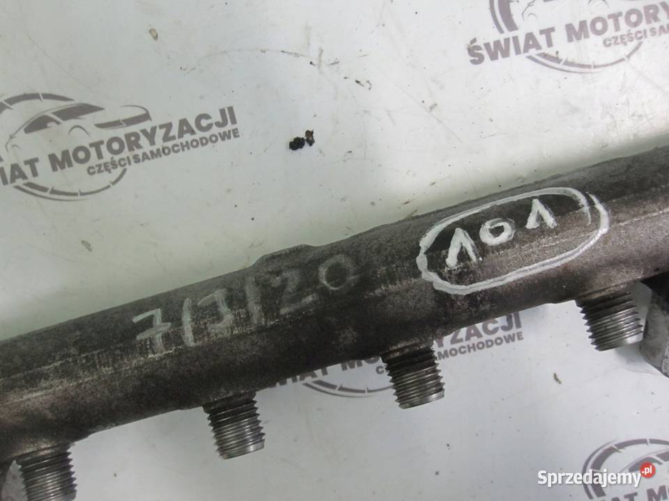 VW GOLF VI 16 TDI CAY 105 11r listwa wtryskowa osobowe Kielce sprzedam