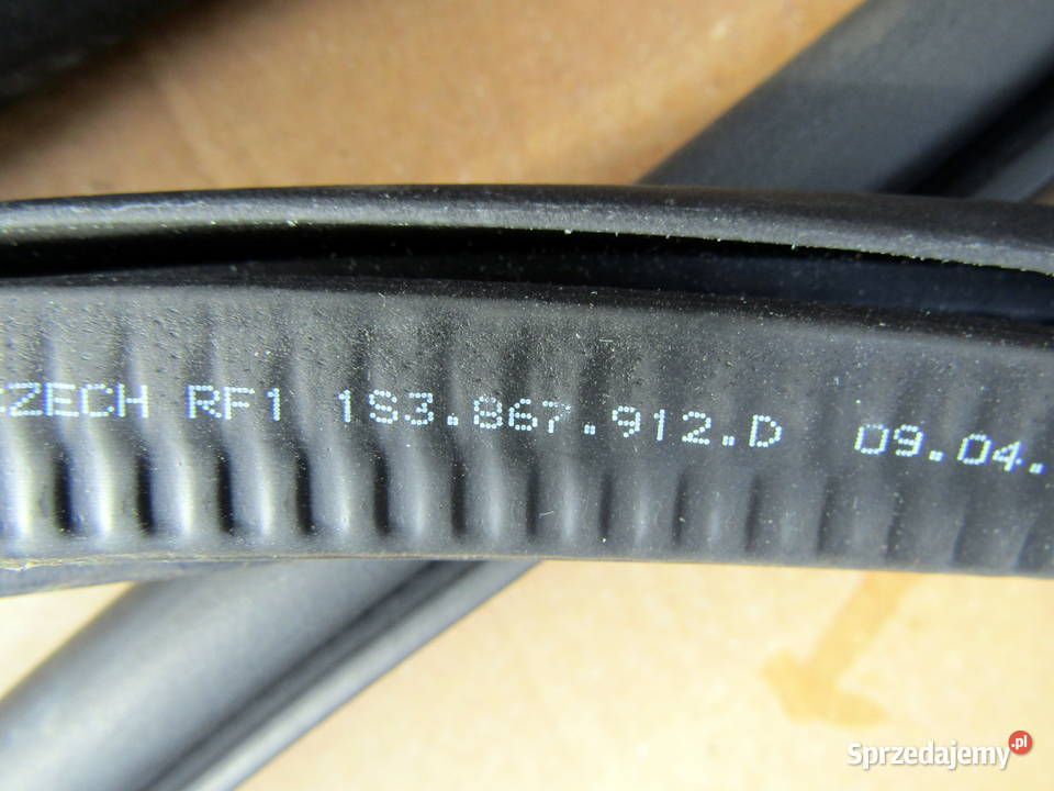 USZCZELKA DRZWI LEWAPRAWA VOLKSWAGEN UP 3D