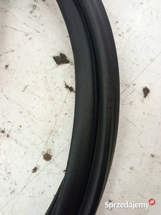 USZCZELKA KLAPY BAGAŻNIKA TYŁ KAROSERYJNA świętokrzyskie