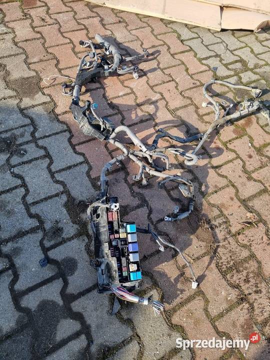WIĄZKA INSTALACJA PUSZKA BEZPIECZNIKÓW TOYOTA