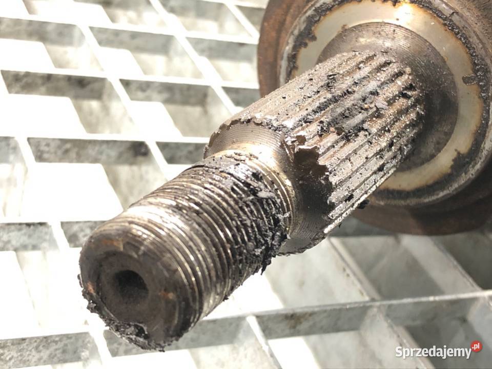 PÓŁOŚ PRAWY PRZÓD DACIA DUSTER 391003147R 16 105