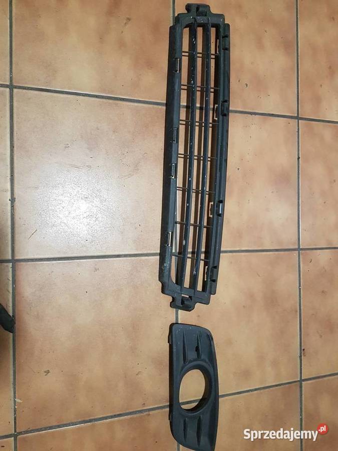 kratka zderzaka środkowa lewa halogena Volvo v50 Nowy Sącz sprzedam