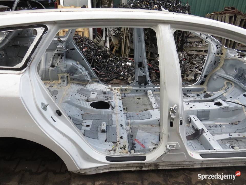 PRÓG SŁUPEK PRAWY BOK 040 AVENSIS T27 T29 KOMBI