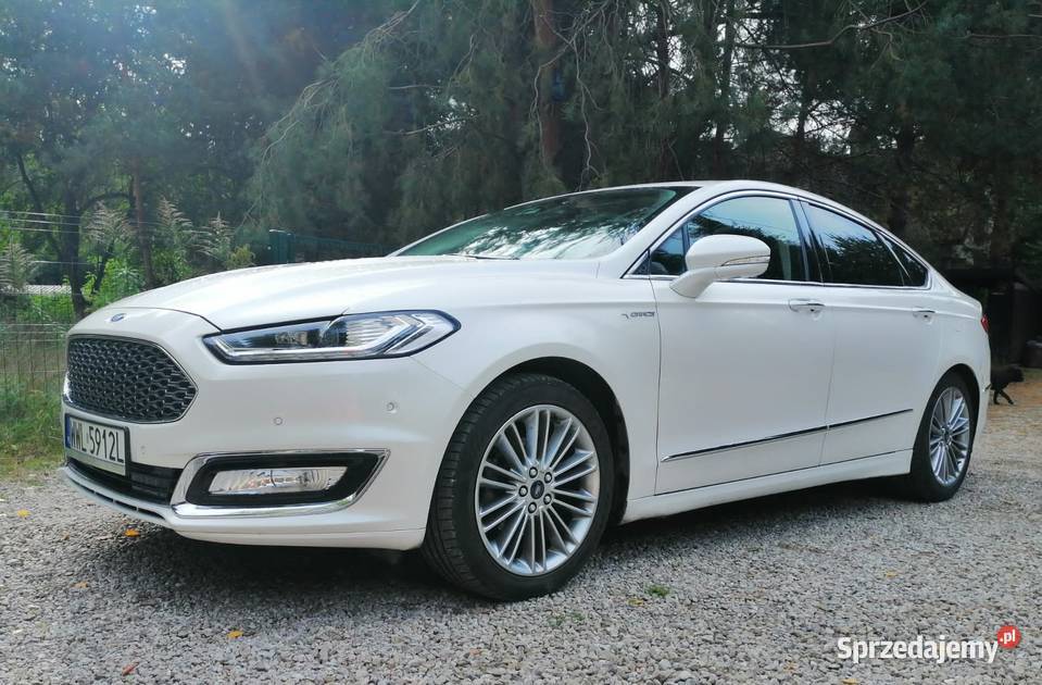 Ford Mondeo Vignale hybrid 92 2017r bogate