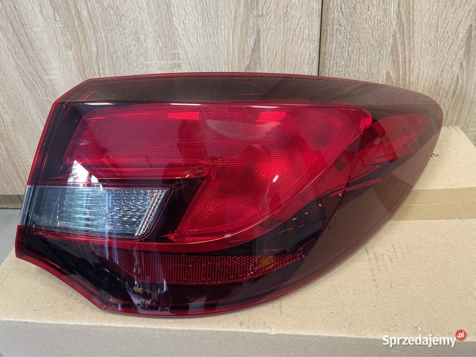 Opel Astra J lampa tył prawa Kozubszczyzna sprzedam