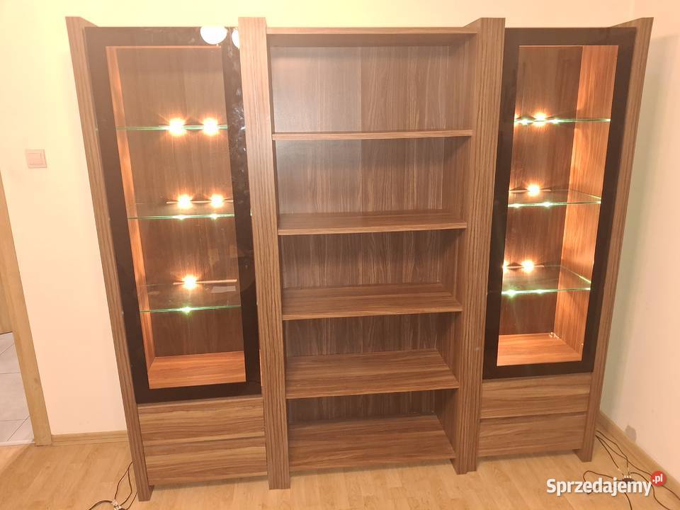 Witryna przeszklona ze stołem i komodą śląskie Siewierz