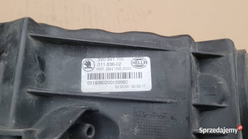 SKODA SUPERB 3 III HALOGEN PRAWY 1566 Ruda Śląska