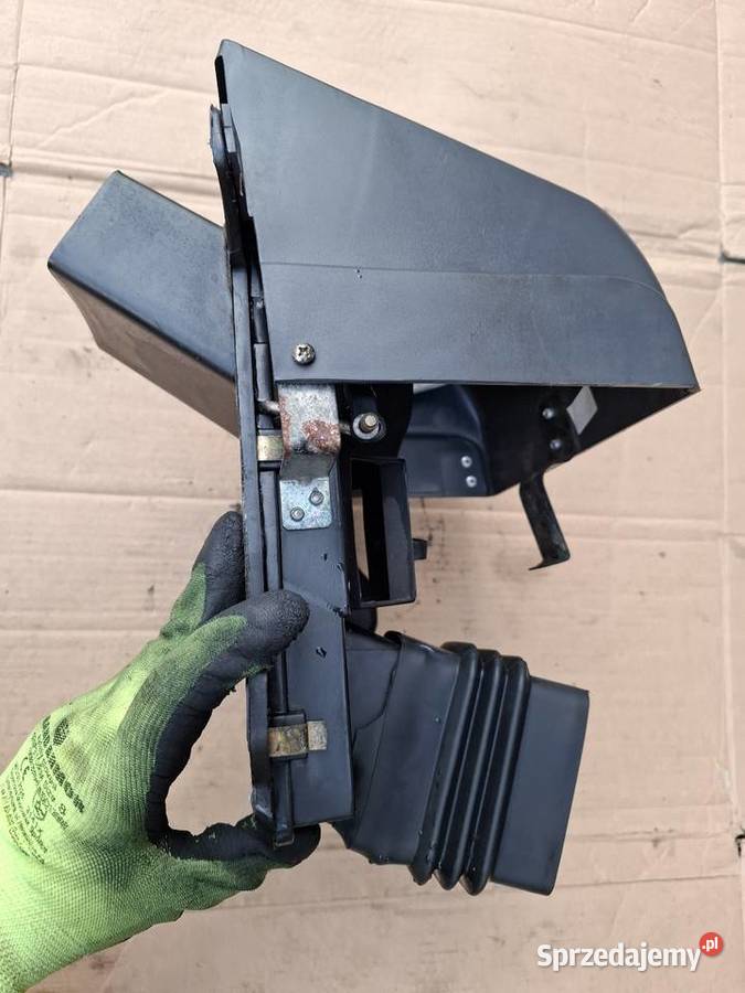 Konsola nawiewu powietrza mieszalnik Fiat 126p osobowe Deski rozdzielcze, konsole Strzelce Opolskie