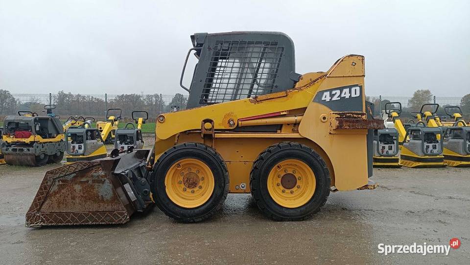 Miniładowarka GEHL 4240 10r 2T 4640 Bobcat S 100 dolnośląskie Sułów