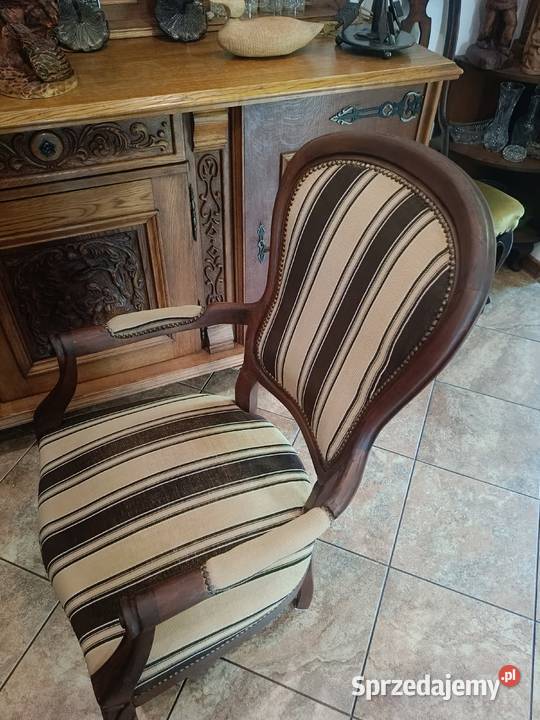 Stary fotel ludwikowski tapicerowany na 56cm