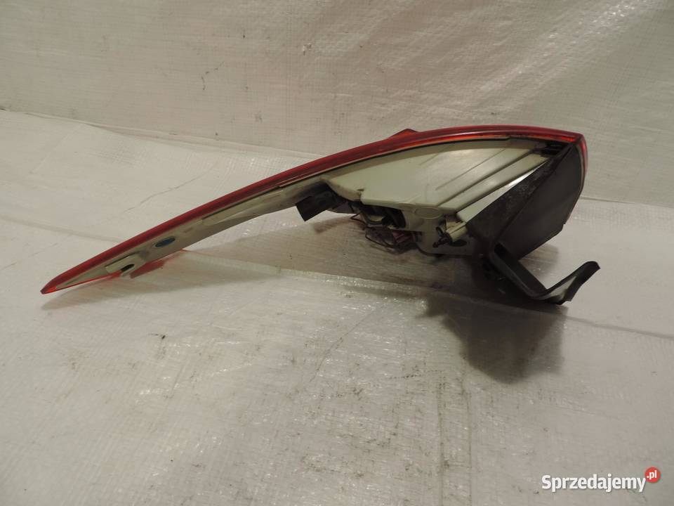 LAMPA TYLNA PRAWA FORD KUGA MK2 CV4413404BG