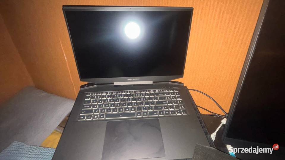 Laptop DreamMachines RTX 4050 i713700h Łódź sprzedam