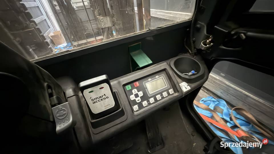 Wózek Toyota 8FBM16T łódzkie Sulmierzyce