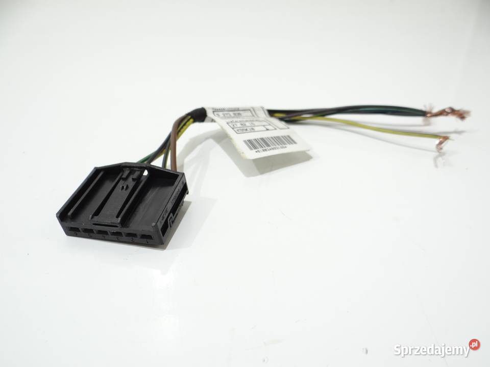 KOSTKA WTYCZKA LAMPY TYŁ W BŁOTNIK BMW X1 E84