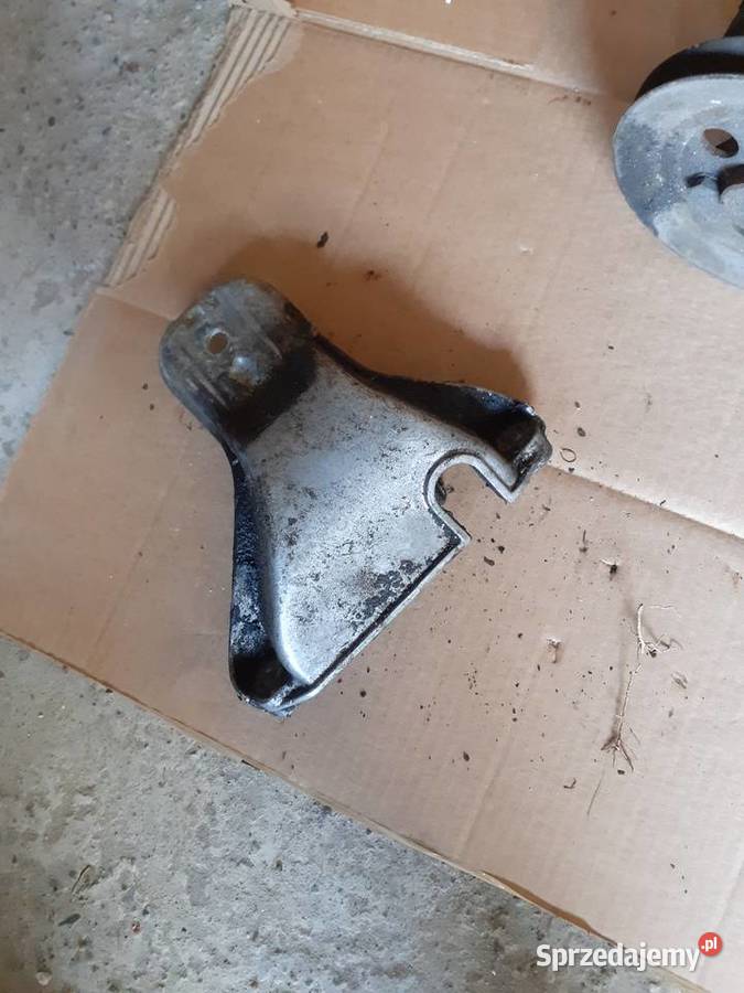 Audi 80 b3 łapa łapy silnika Pozostałe Czosnów