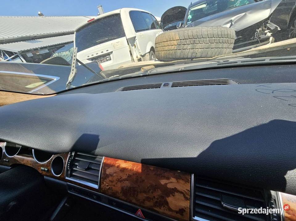 DESKA KOKPIT AUDI A8 D3 CZARNA LIFT osobowe Pozostałe