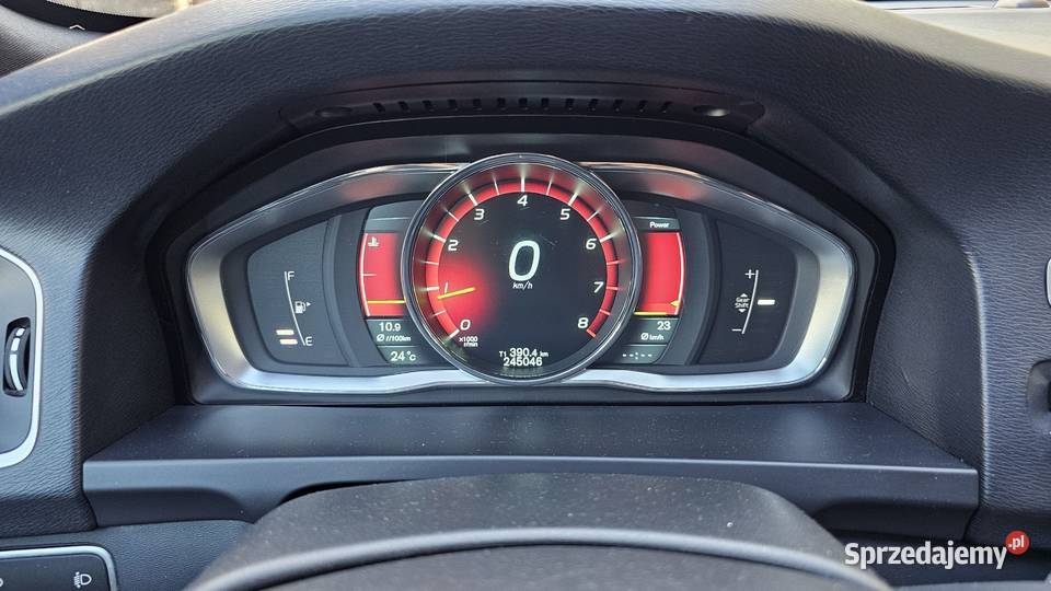 Volvo S60 16T T3 150 RDesign SUMMUM Hak Lifcie aluminiowe felgi Zarszyn