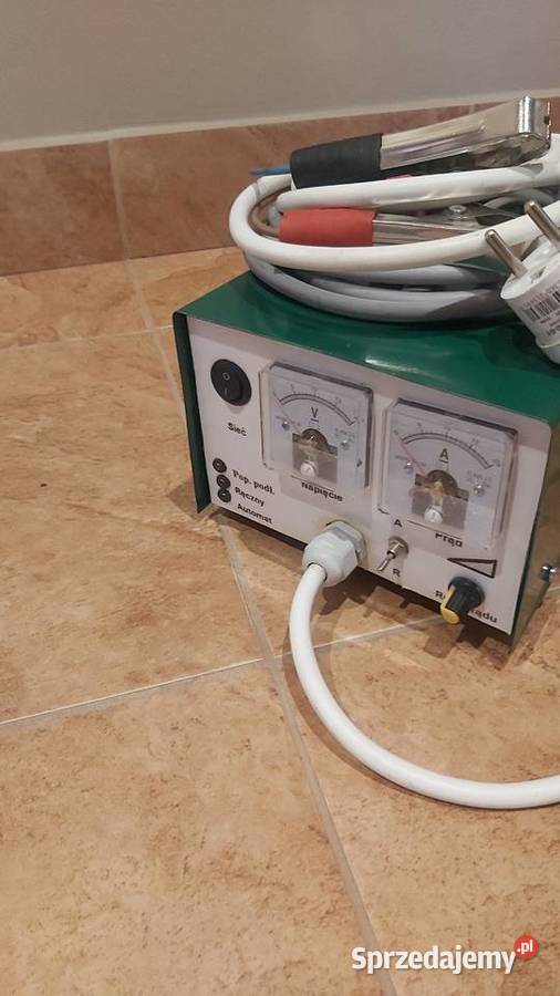 Prostownik ładowarka 12V 15A automat agm żel sprzedam