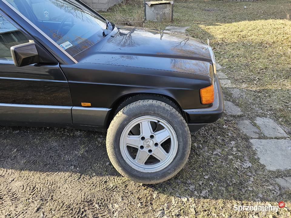 Mercedes 190 Wąchock