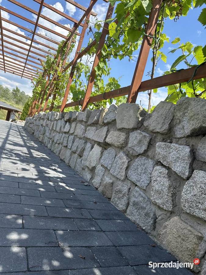 Kostka granitowa łupana idealna pod mury Opole