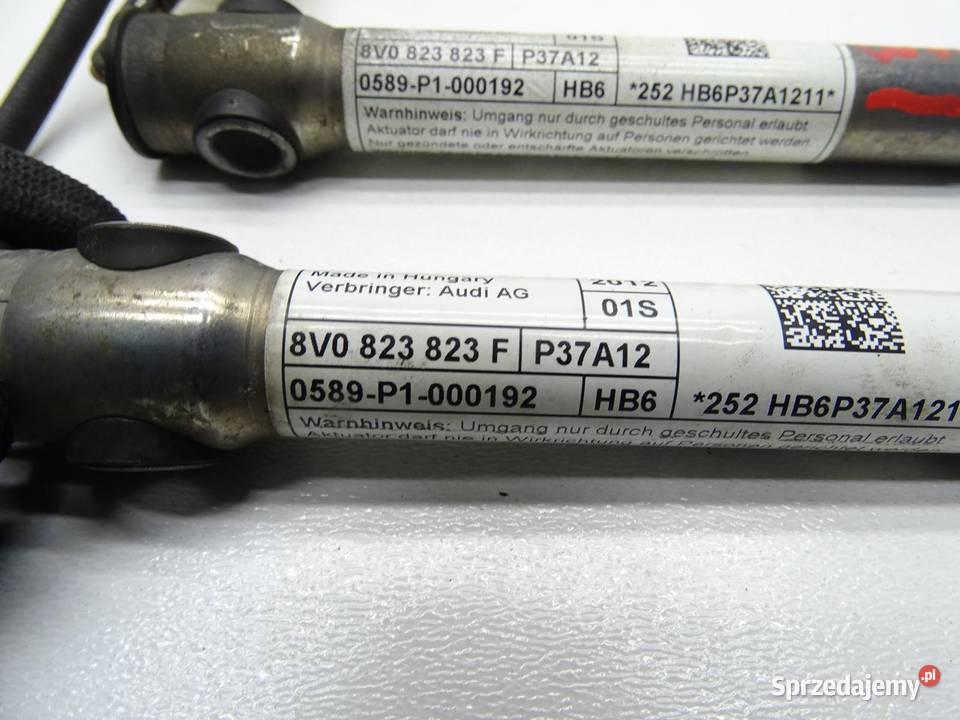 NABÓJ PIROTECHNICZNY MASKI PRAWY LEWY 8V0823823F