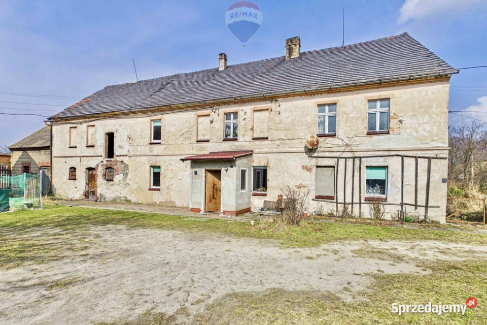 Dom z dużą działką i budynkami gospodarczymi Stary Łom
